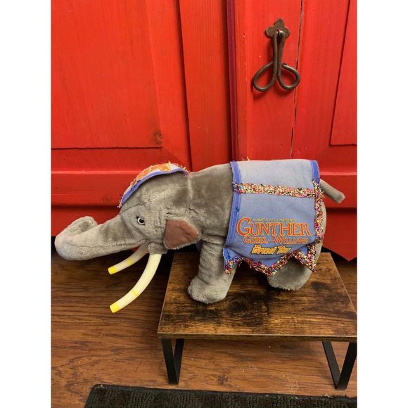 Ringling Brothers Barnum Bailey Gunther Gebel Williams Farewell  Elephant Plush - Picture 2 of 6